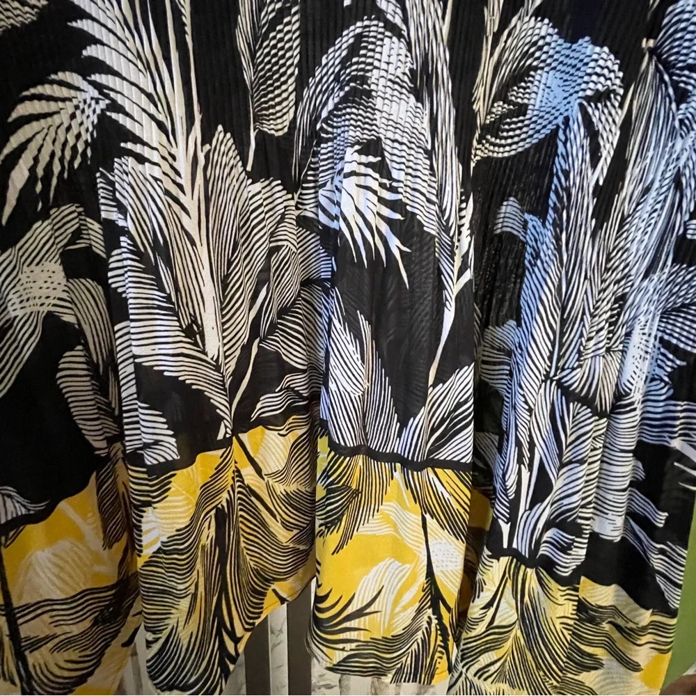 Catherines 5X Women's Black and Yellow angel sleeve Tunic Blouse P2P:37” L:34” - Picture 8 of 10